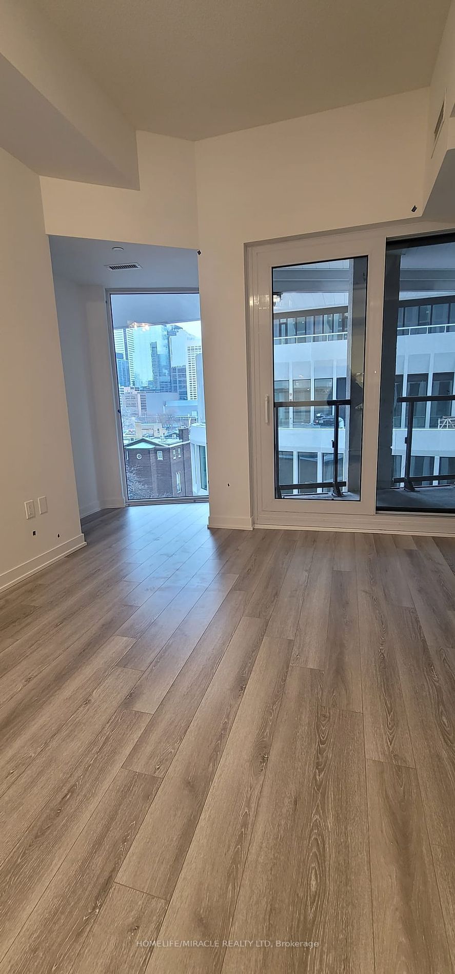 Condo for lease at 604-238 Simcoe Street, Toronto, Kensington-Chinatown, M5T 3B9 - MLS: C11936666