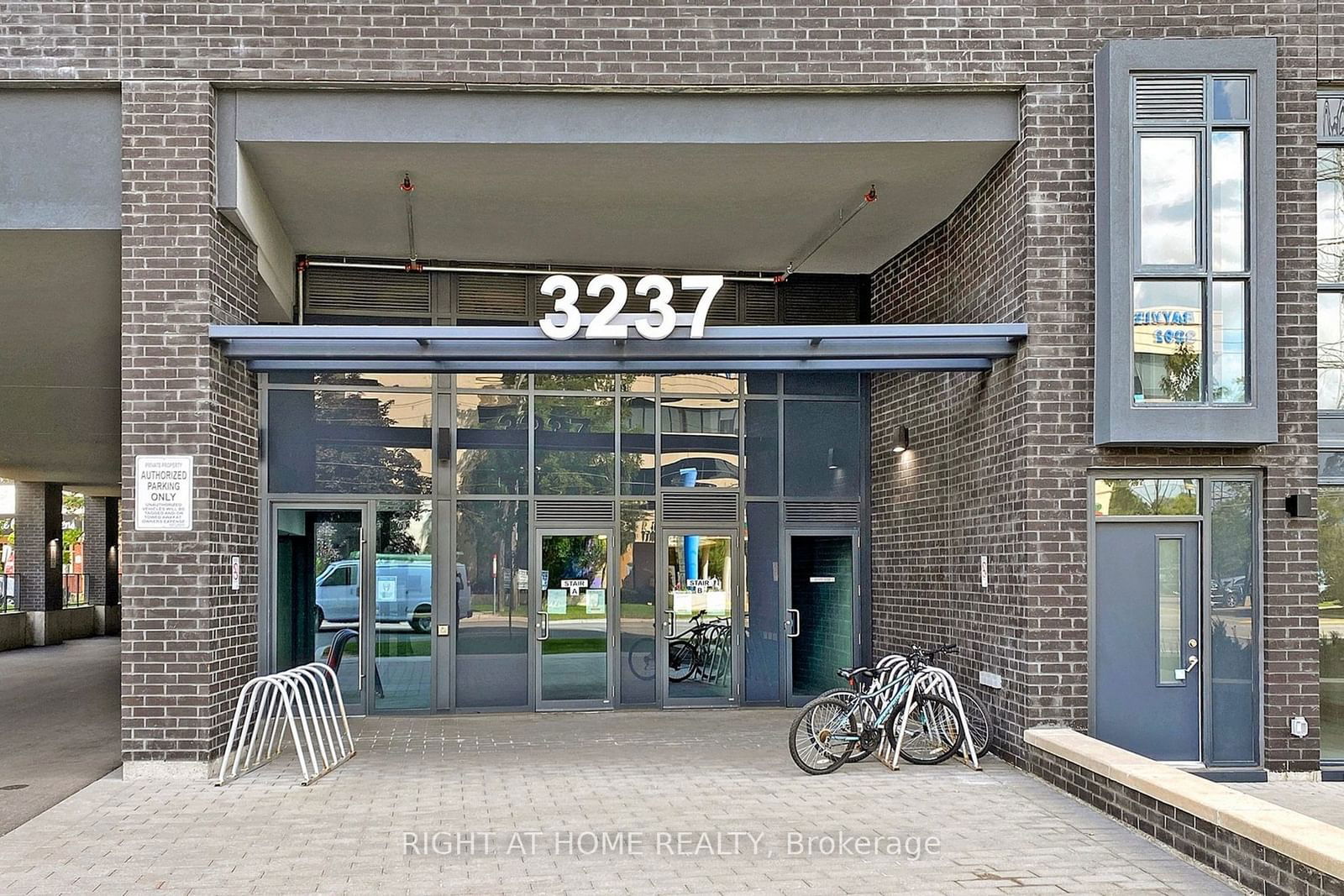 Condo for lease at 1006-3237 Bayview Avenue, Toronto, Bayview Village, M2K 2J7 - MLS: C11936681