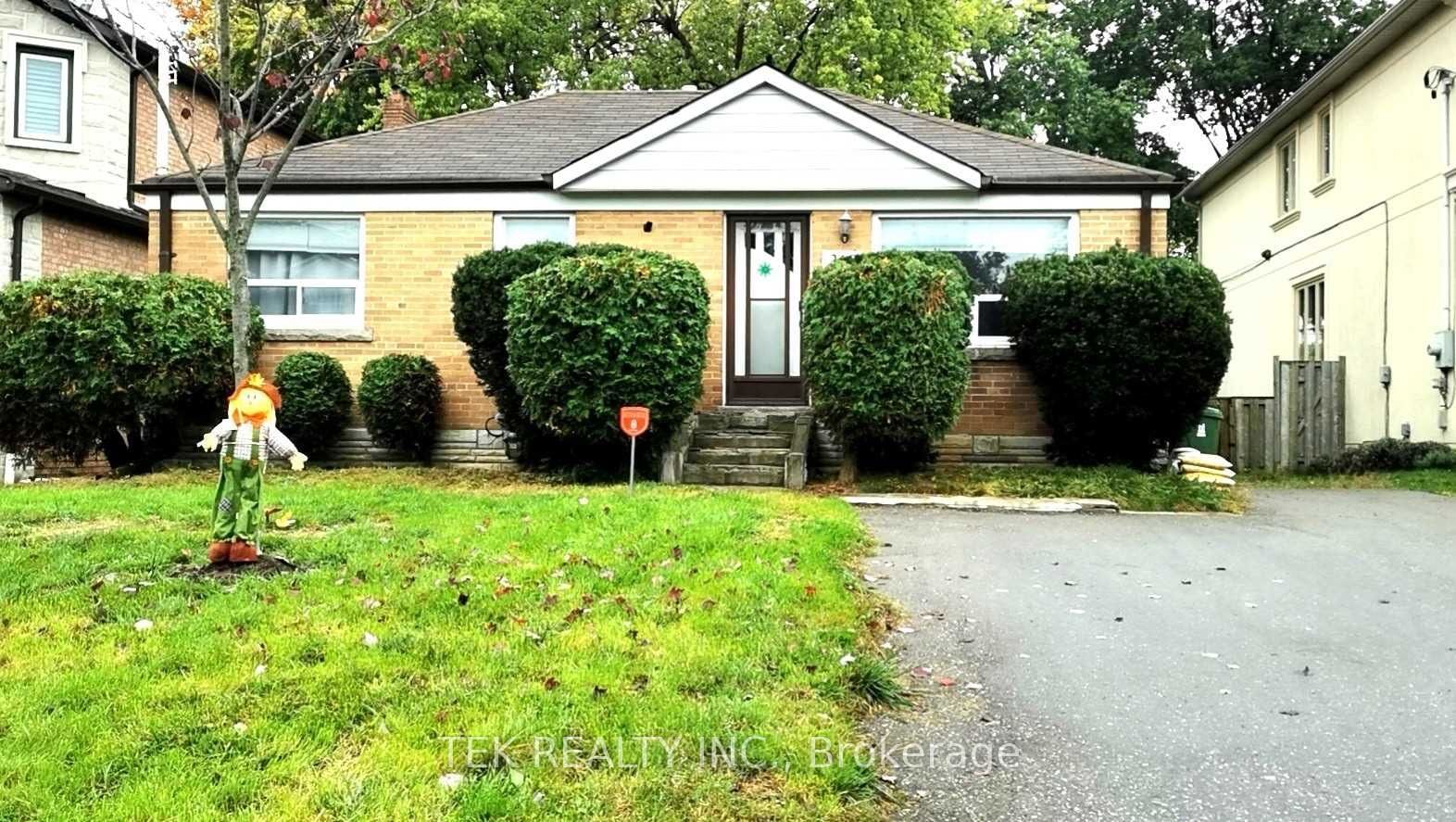 Detached House for sale at 219 Pemberton Avenue, Toronto, Willowdale East, M2M 1Y9 - MLS: C11936724