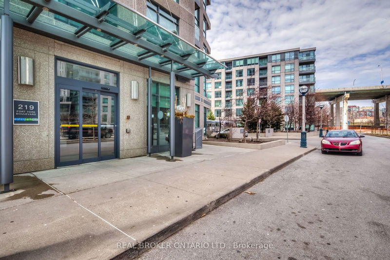 home for lease on 2706-219 Fort York Boulevard