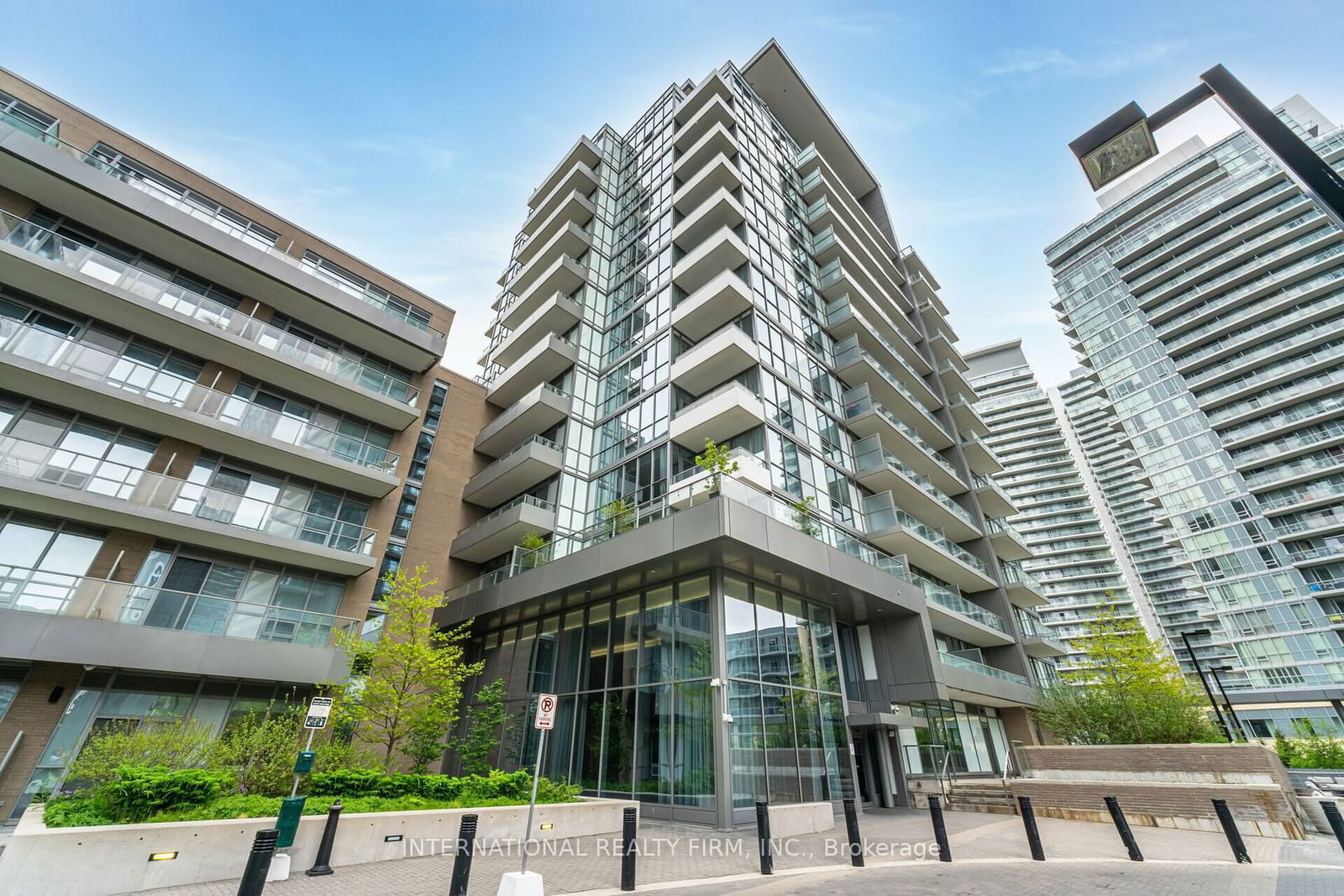 Condo for sale at 303-52 Forest Manor Road, Toronto, Henry Farm, M2J 0E2 - MLS: C11936899