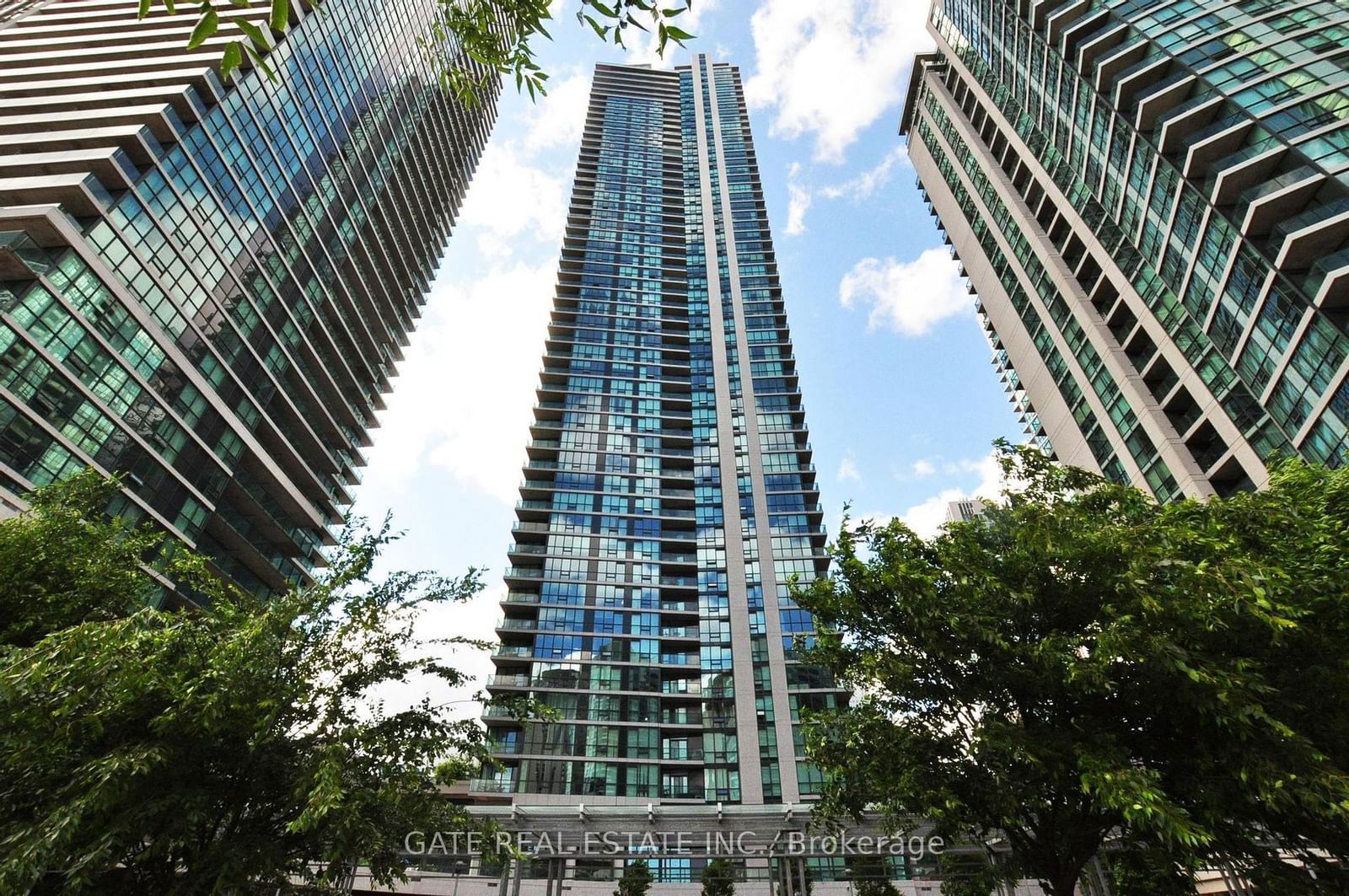 Condo for lease at 1809-18 Harbour Street, Toronto, Waterfront Communities C1, M5J 2Z6 - MLS: C11937071