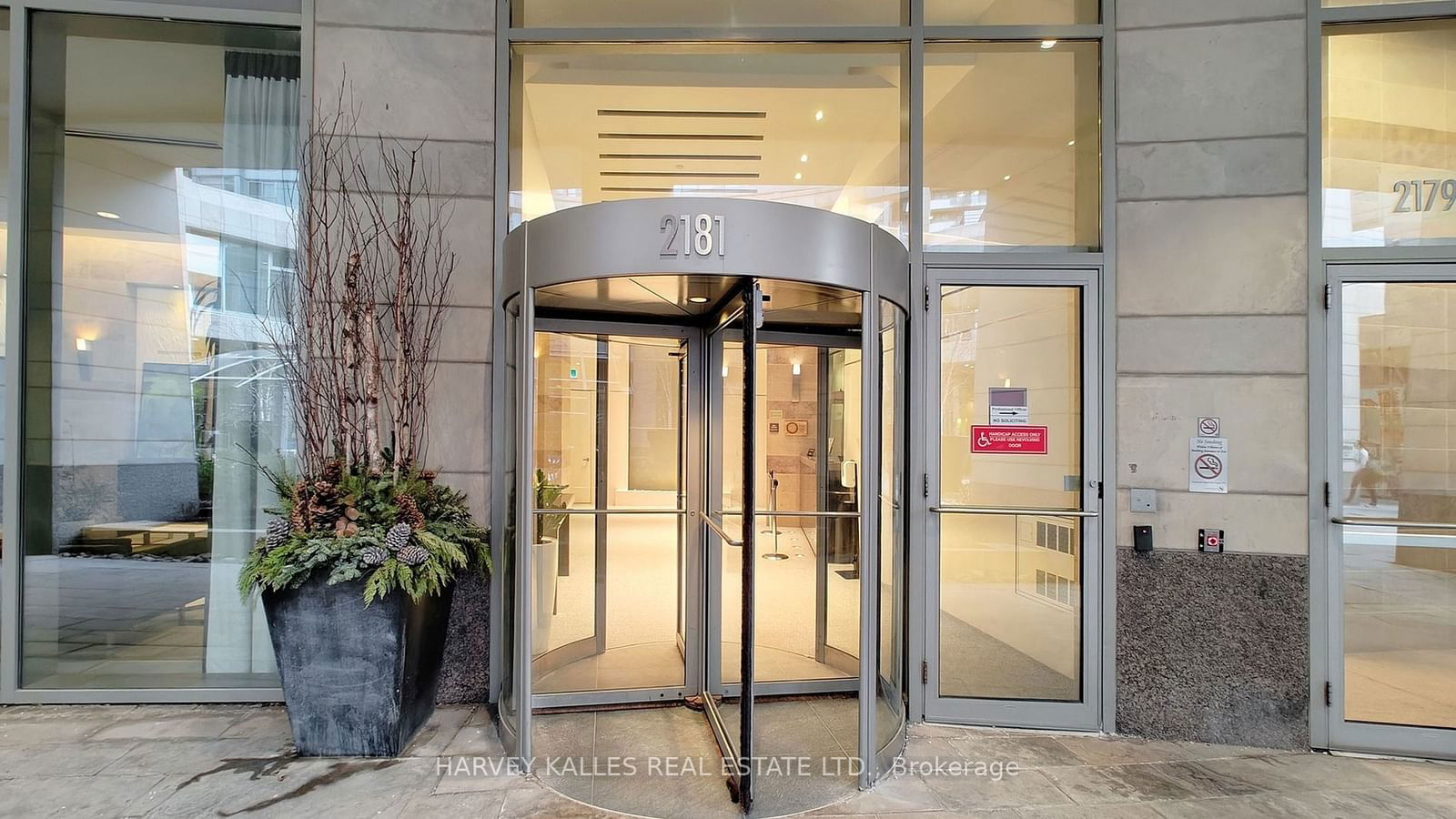 Condo for sale at 1612-2181 Yonge Street, Toronto, Mount Pleasant West, M5S 3H7 - MLS: C11937094