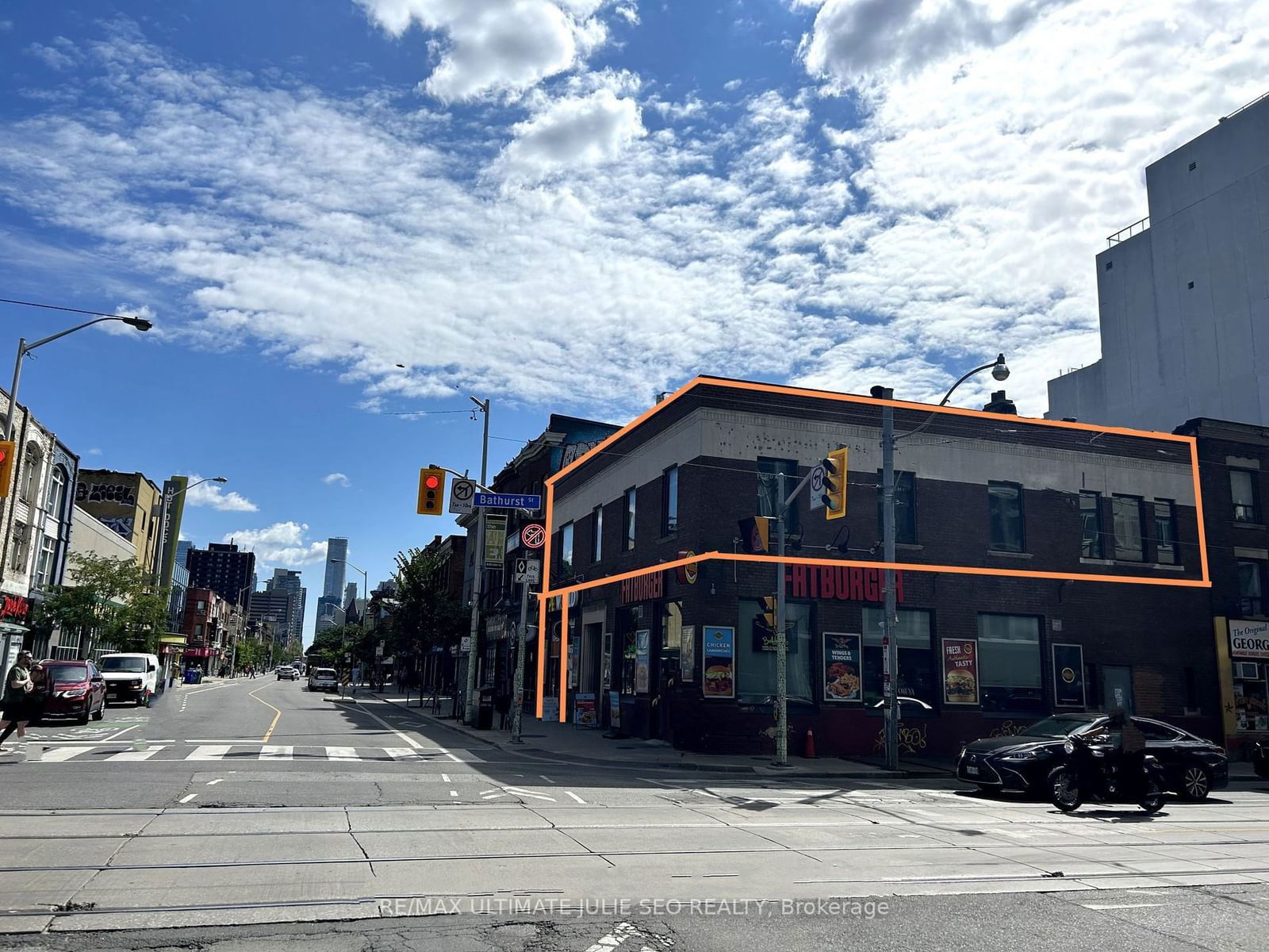 Commercial/Retail for lease at 2nd flr-565 Bloor Street, Toronto, University, M5S 1Y6 - MLS: C11937154