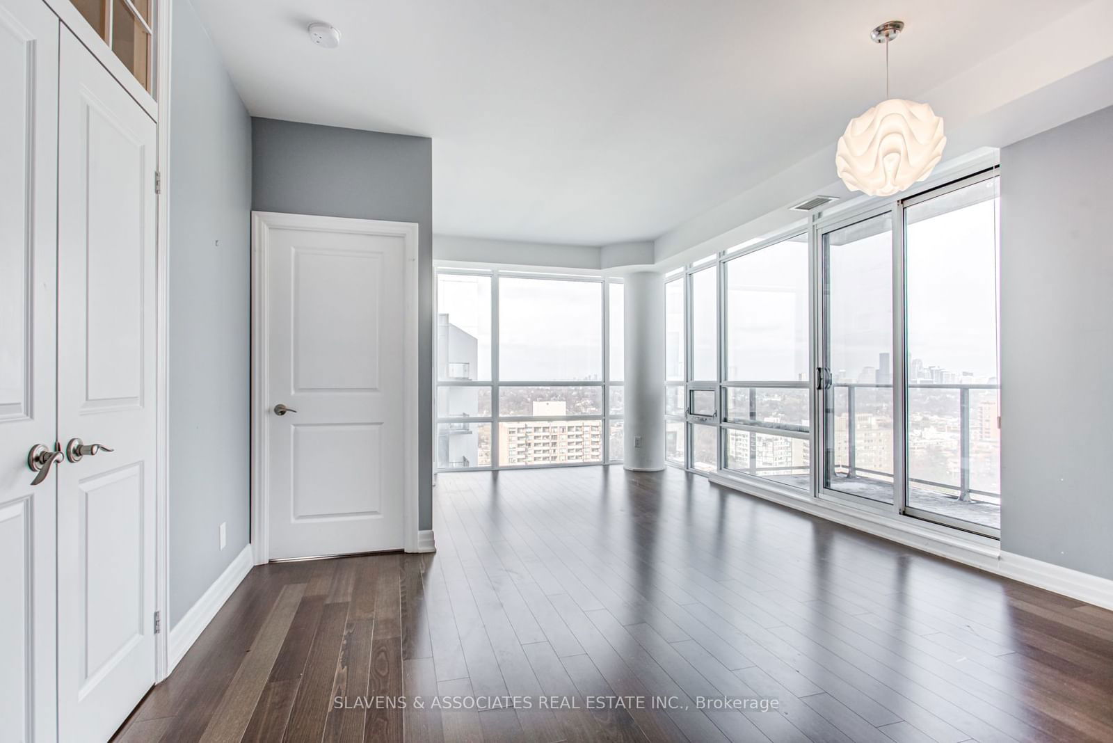 Condo leased at 1805-500 St Clair Avenue, Toronto, Humewood-Cedarvale, M6C 1A8 - MLS: C11937429