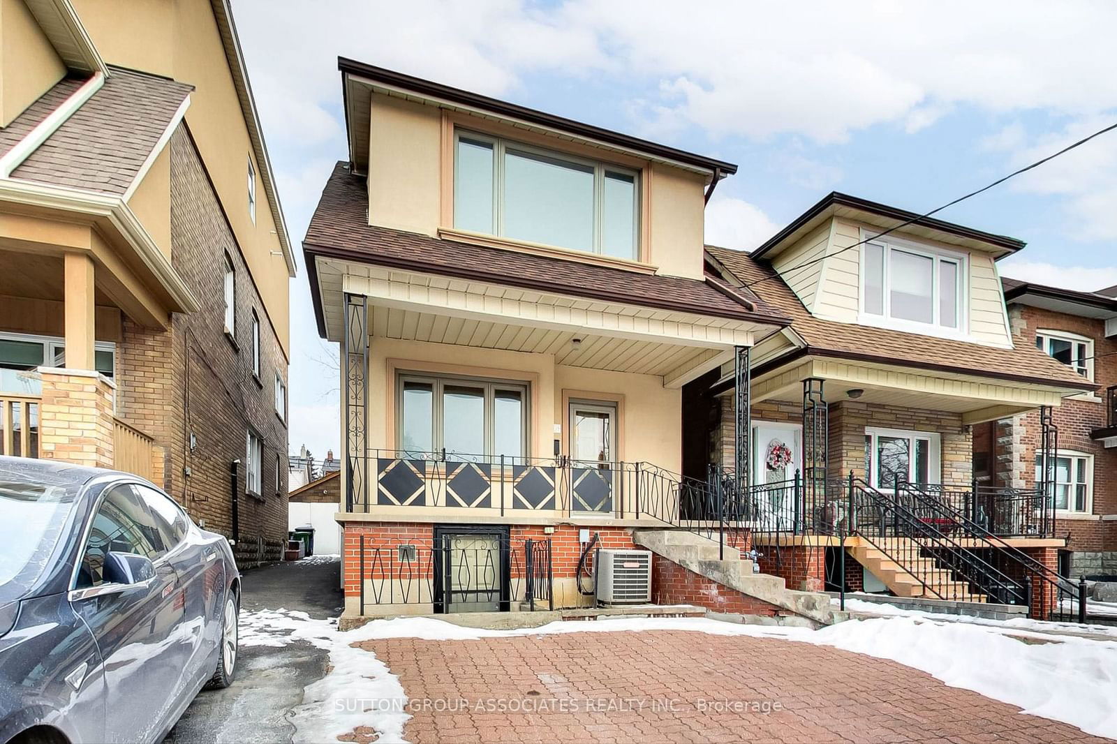 Detached House for sale at 325 Lauder Avenue, Toronto, Oakwood Village, M6E 3H7 - MLS: C11937450