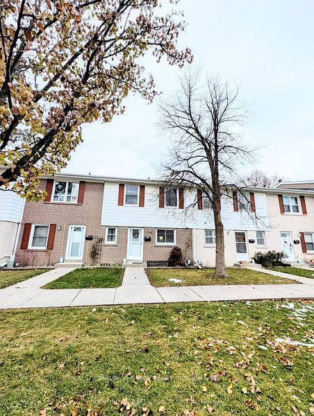 Townhouse sold at 58-751 Steeles Avenue, Toronto, Newtonbrook West, M2R 2S5 - MLS: C11937502