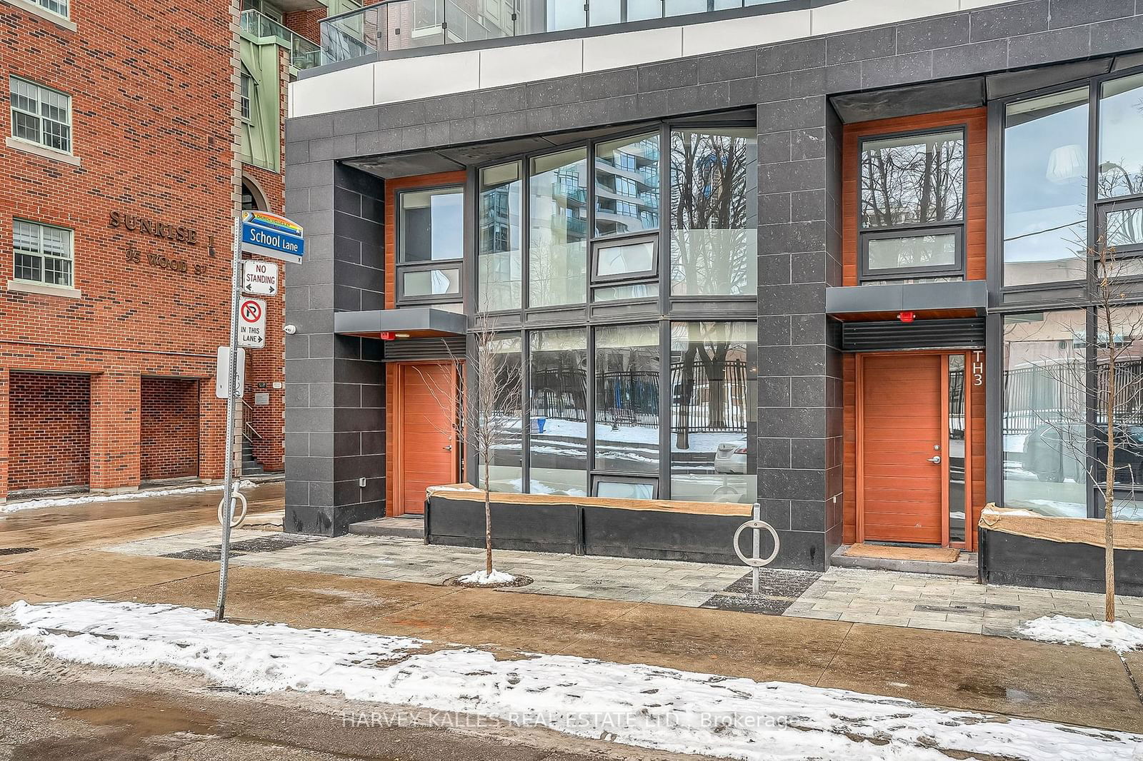 Townhouse sold at TH5-85 Wood Street, Toronto, Church-Yonge Corridor, M4Y 0E8 - MLS: C11937922