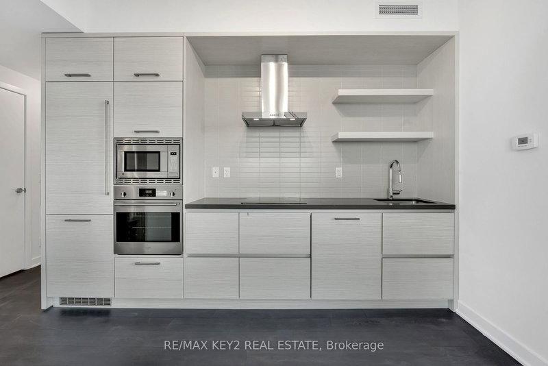 3402 - 2221 Yonge St, Toronto, M4S 0B8 | Image 2