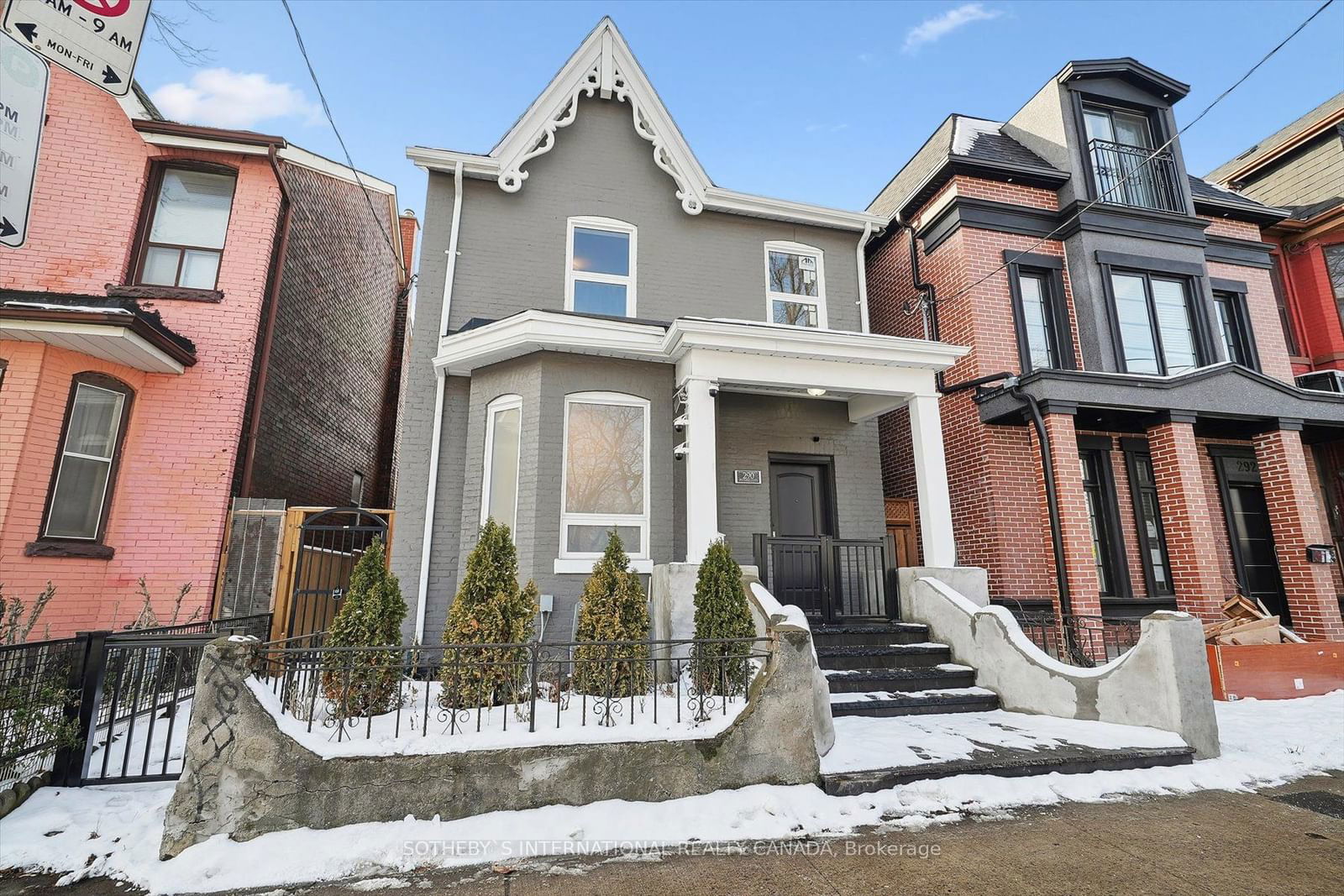 Detached House for sale at 290 Bathurst Street, Toronto, Trinity-Bellwoods, M5T 2S3 - MLS: C11938032