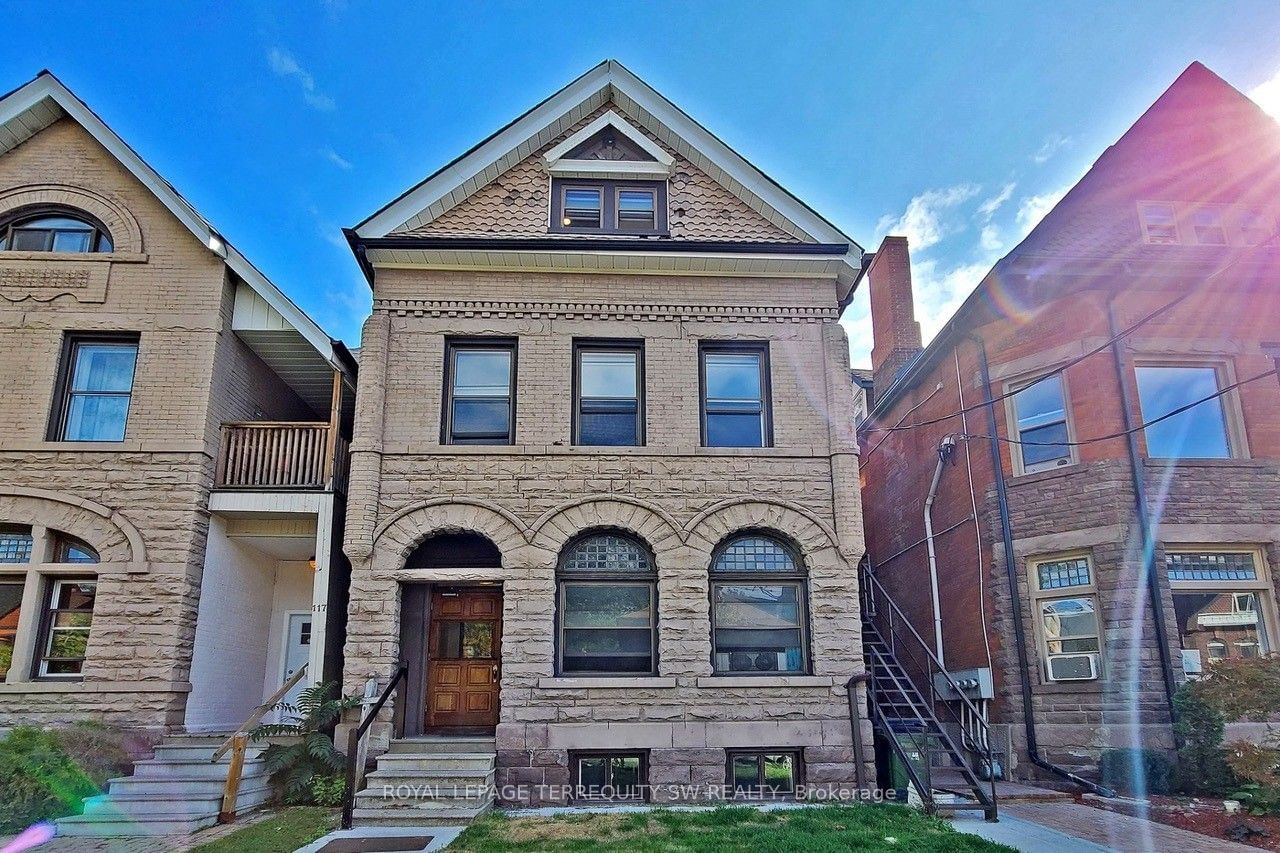 Semi-Detached House for lease at 5-115 Madison Avenue, Toronto, Annex, M5R 2S3 - MLS: C11938217