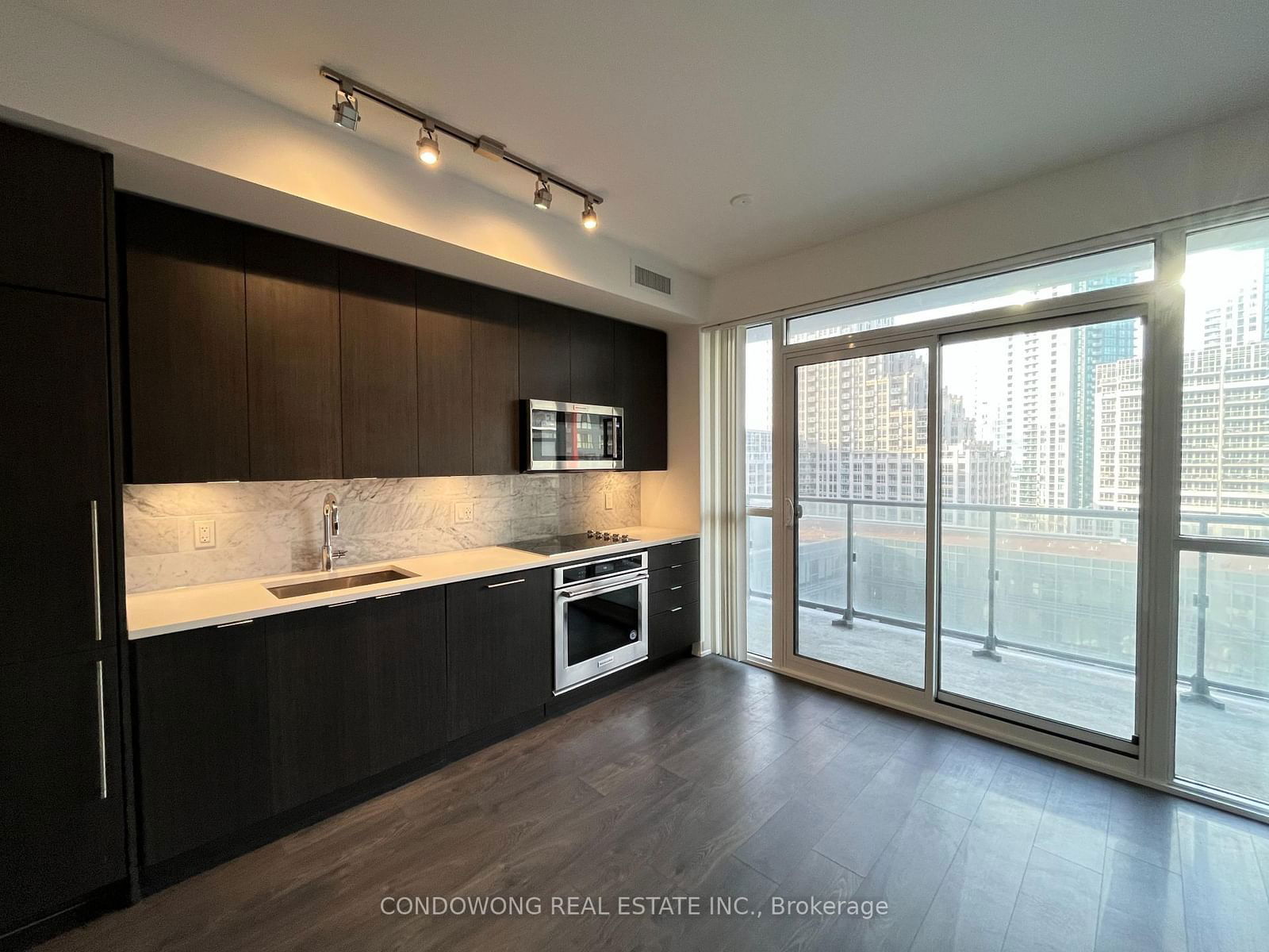 Condo for lease at 1003-38 Iannuzzi Street, Toronto, Waterfront Communities C1, M5V 0S2 - MLS: C11938492