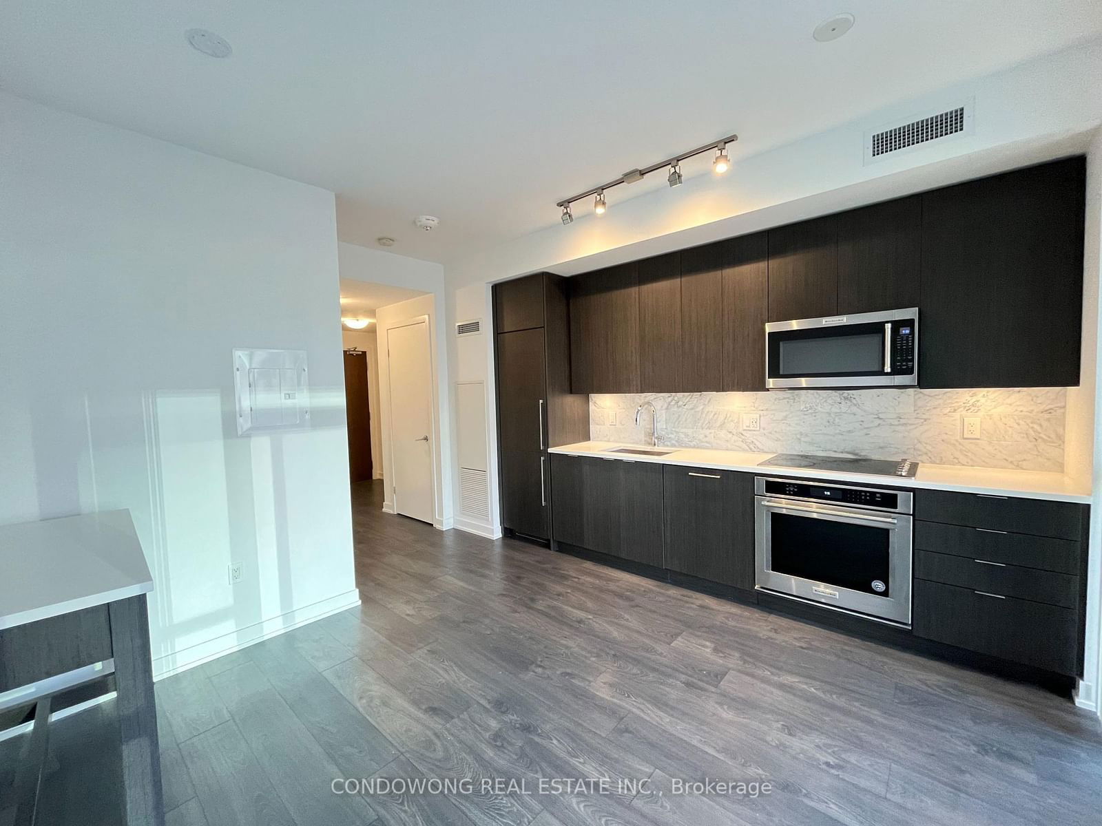 Condo for lease at 1003-38 Iannuzzi Street, Toronto, Waterfront Communities C1, M5V 0S2 - MLS: C11938492