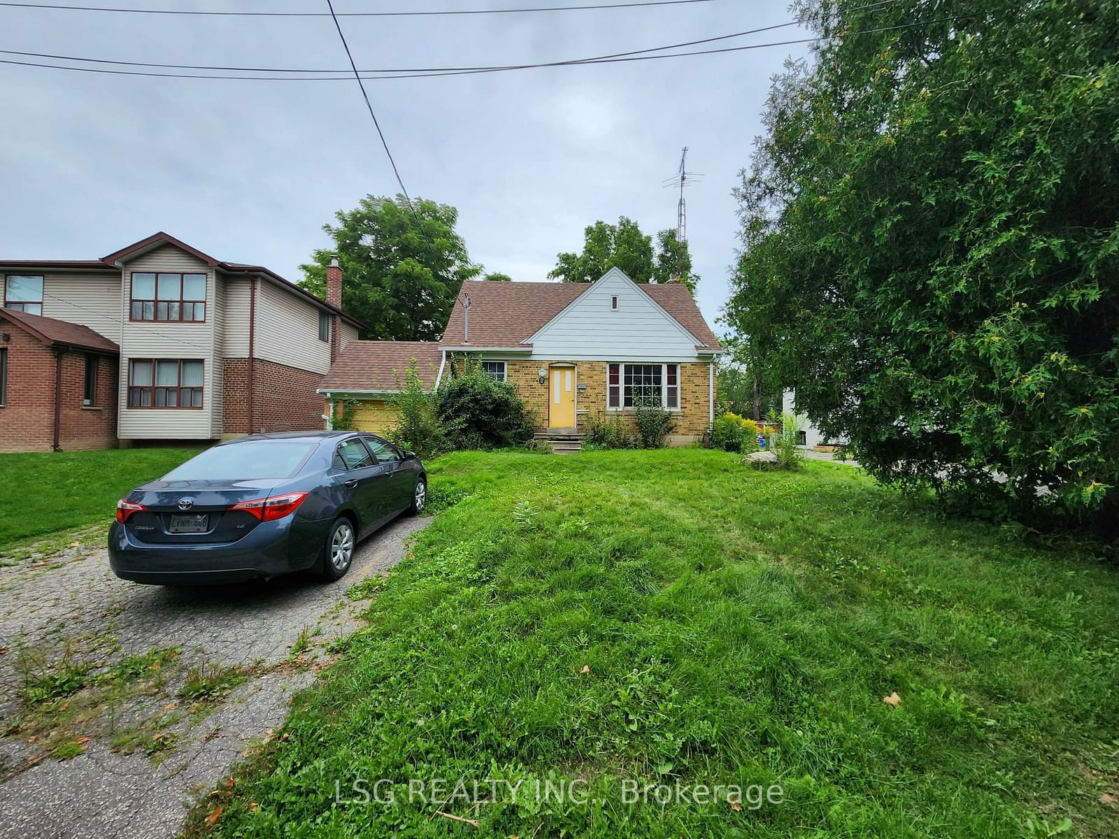 Detached House for sale at 22 Homewood Avenue, Toronto, Newtonbrook West, M2M 1J9 - MLS: C11938710