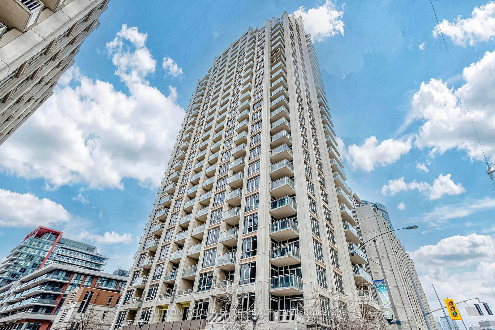 Condo sold at 406-21 Grand Magazine Street, Toronto, Niagara, M5V 1B5 - MLS: C11938809