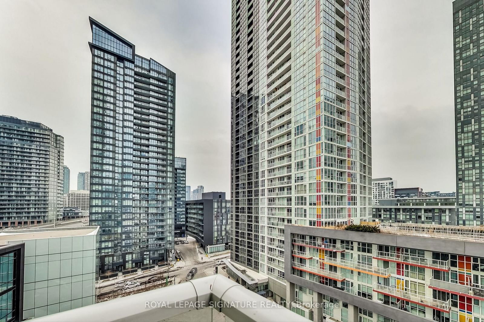 Condo leased at 1015-75 Queens Wharf Road, Toronto, Waterfront Communities C1, M5V 0J8 - MLS: C11938975