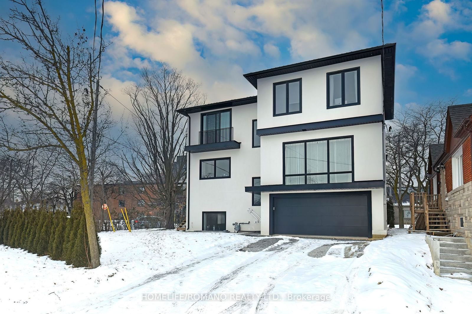 Detached House for sale at 19 King High Avenue, Toronto, Clanton Park, M3H 3A8 - MLS: C11939087