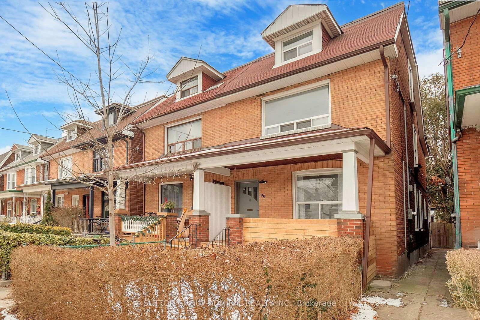 Semi-Detached House sold at 98 Bellwoods Avenue, Toronto, Trinity-Bellwoods, M6J 2P4 - MLS: C11939452