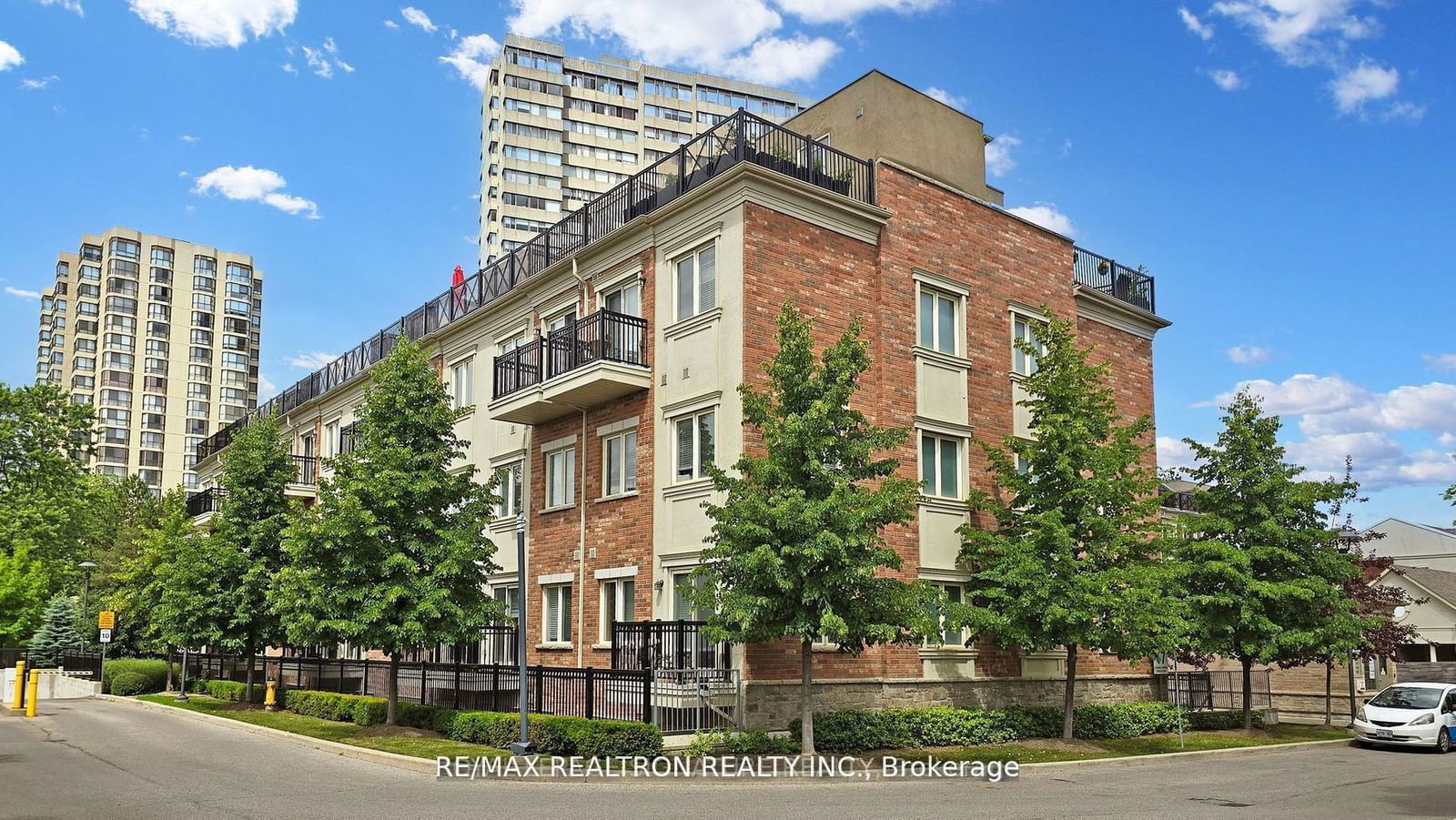 Townhouse leased at 101-17 Coneflower Crescent, Toronto, Westminster-Branson, M2R 0A5 - MLS: C11939555