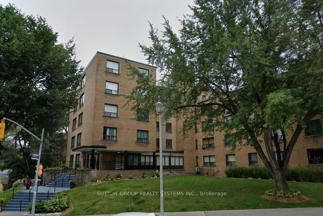 404 - 2400 Bathurst Street