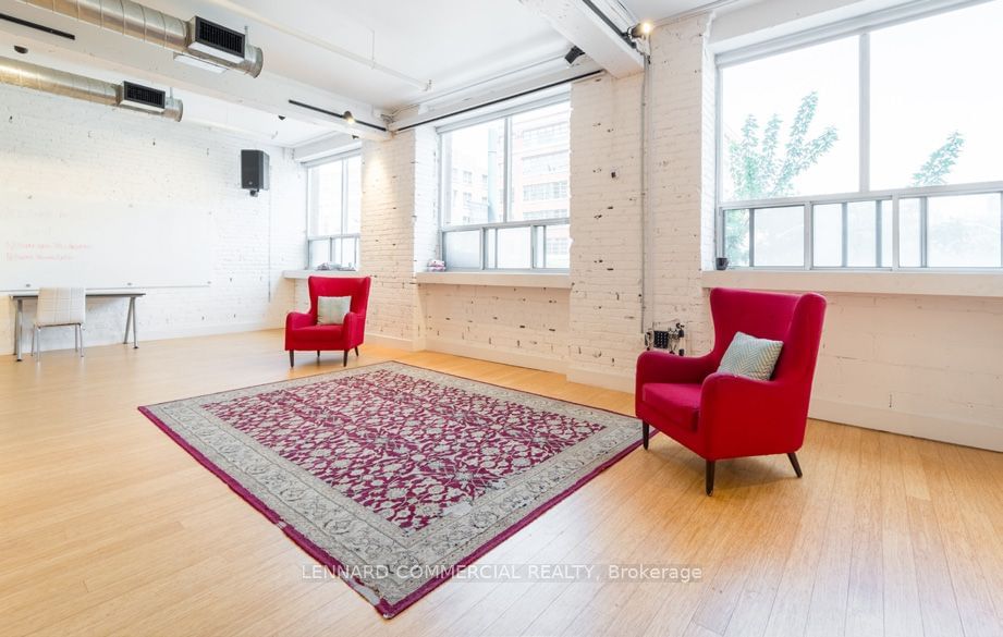 Office for lease at 210-192 Spadina Avenue, Toronto, Kensington-Chinatown, M5T 2G7 - MLS: C11939896