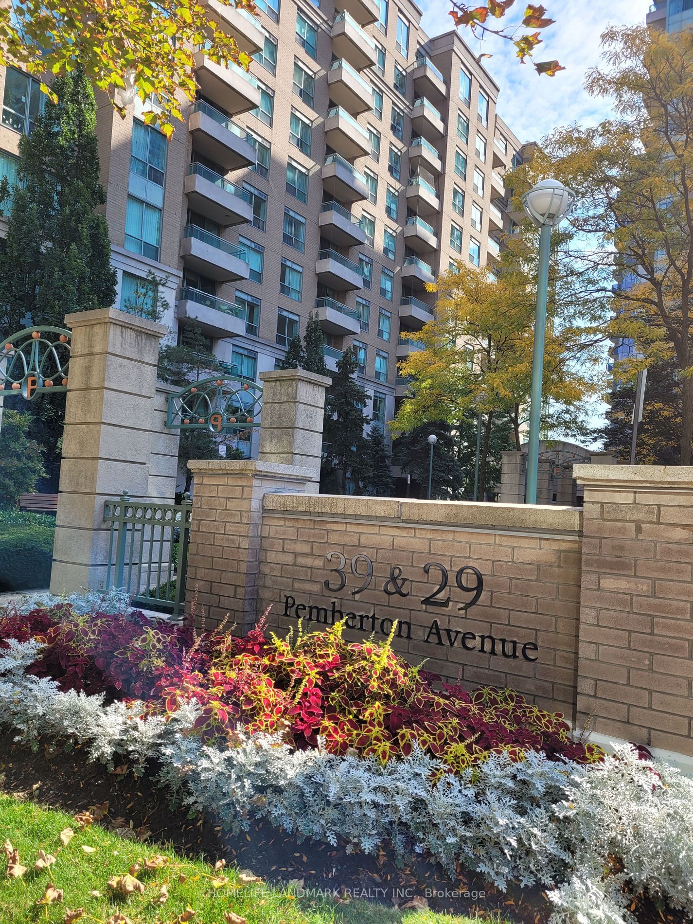 Condo for lease at 702-39 Pemberton Avenue, Toronto, Newtonbrook East, M2M 4L6 - MLS: C11939933