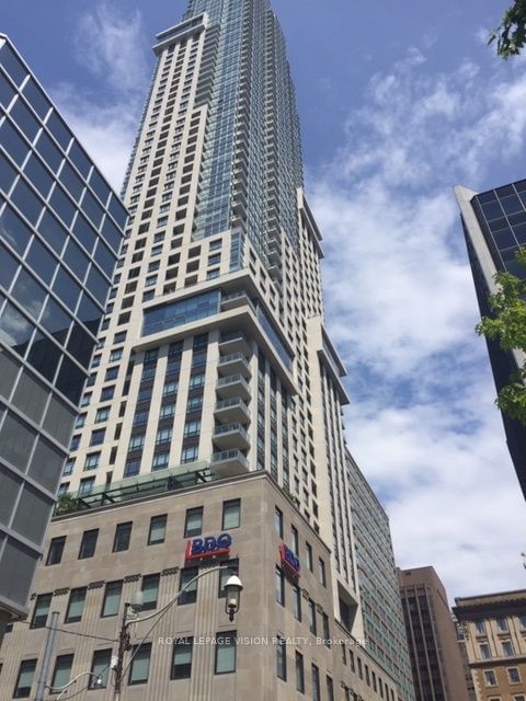 902 - 88 Scott Street