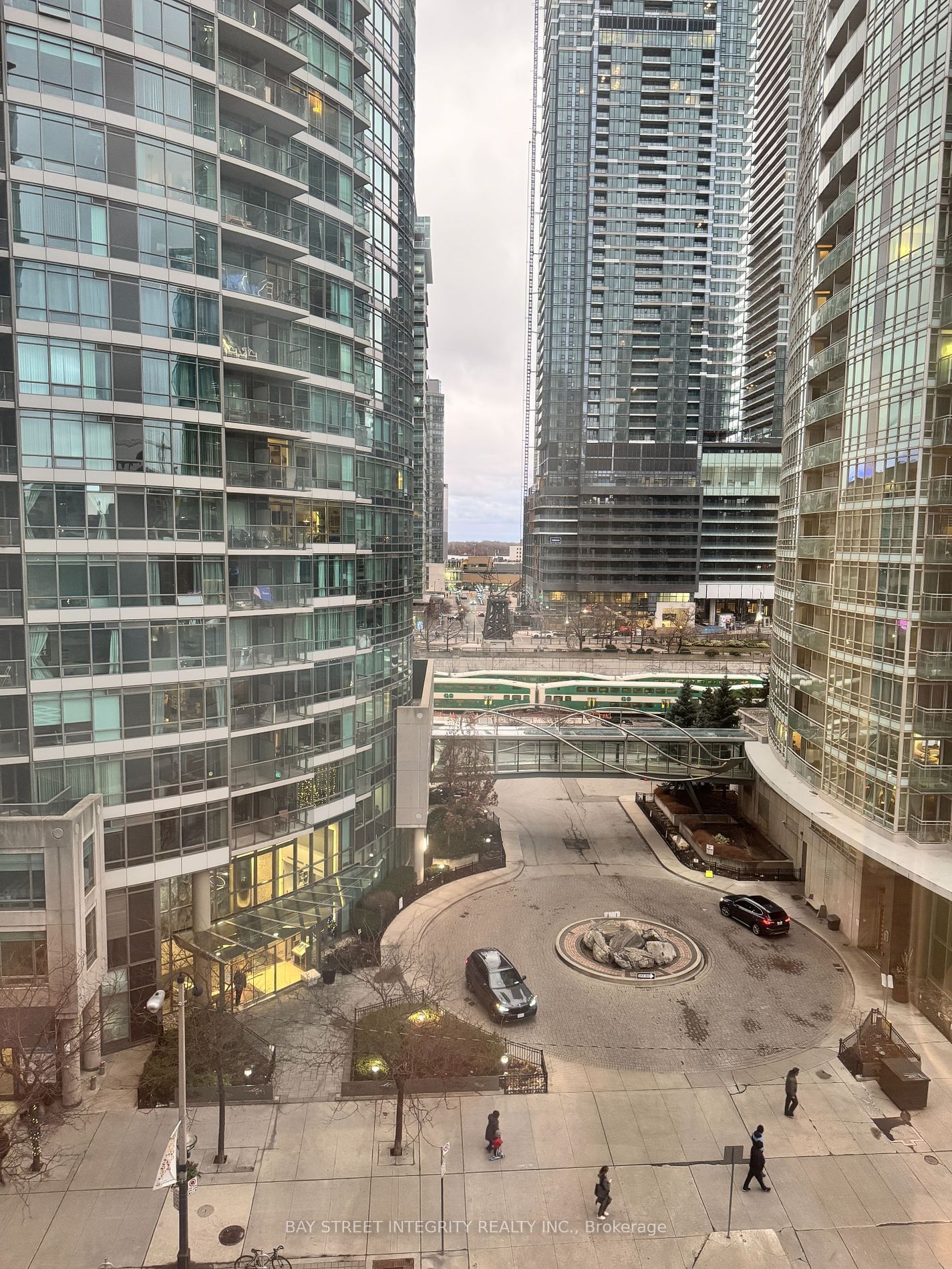 Condo for lease at 608-352 FRONT Street, Toronto, Waterfront Communities C1, M5V 0K3 - MLS: C11940336