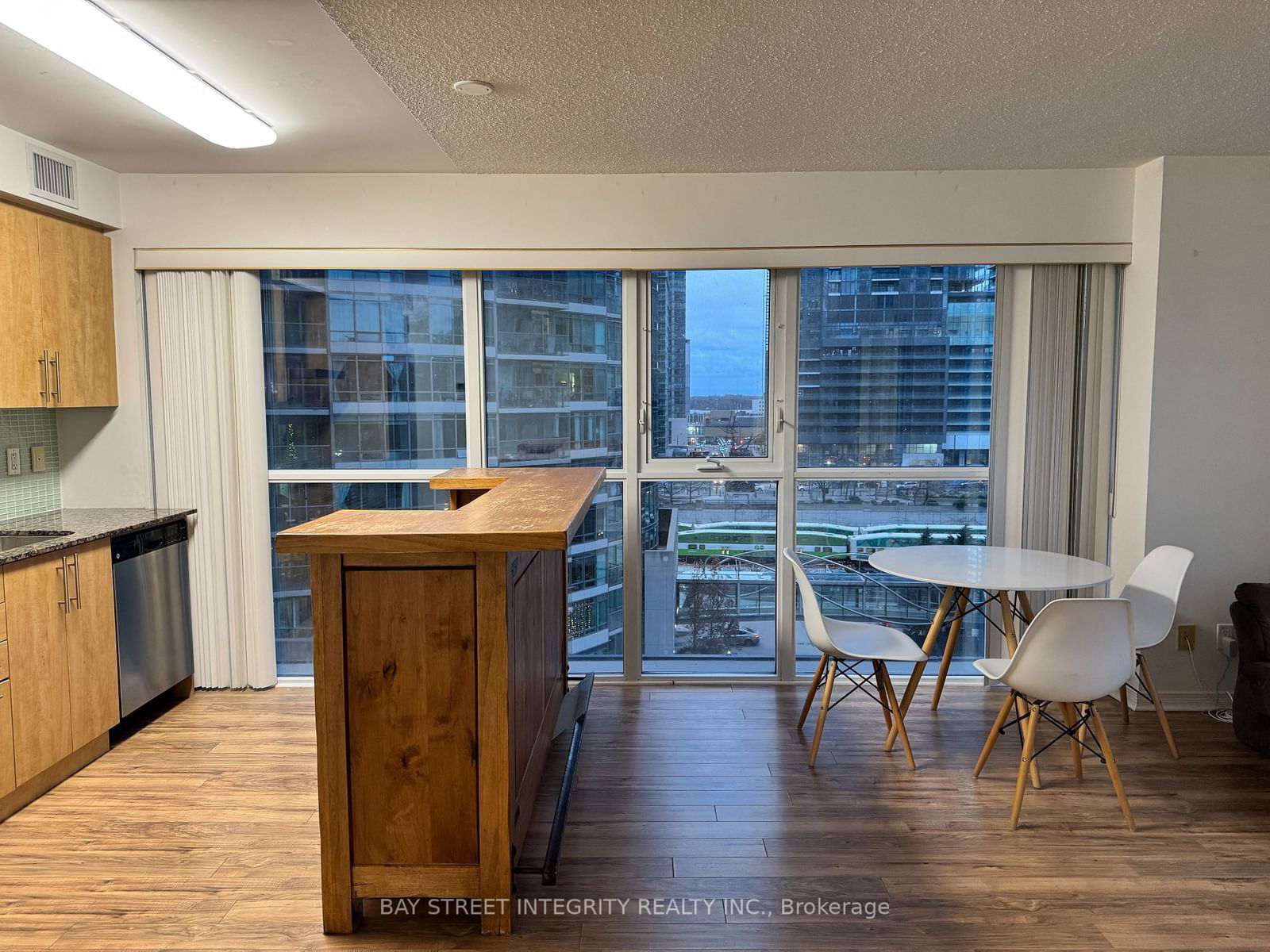 Condo for lease at 608-352 FRONT Street, Toronto, Waterfront Communities C1, M5V 0K3 - MLS: C11940336