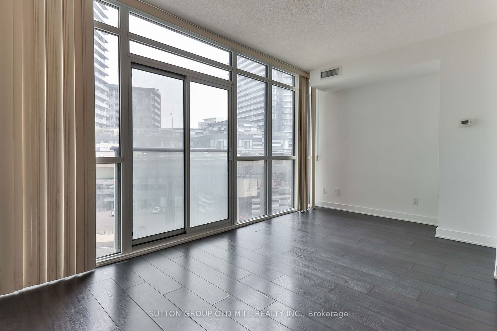 Condo for sale at 517-169 Fort York Boulevard, Toronto, Waterfront Communities C1, M5V 0C8 - MLS: C11940342