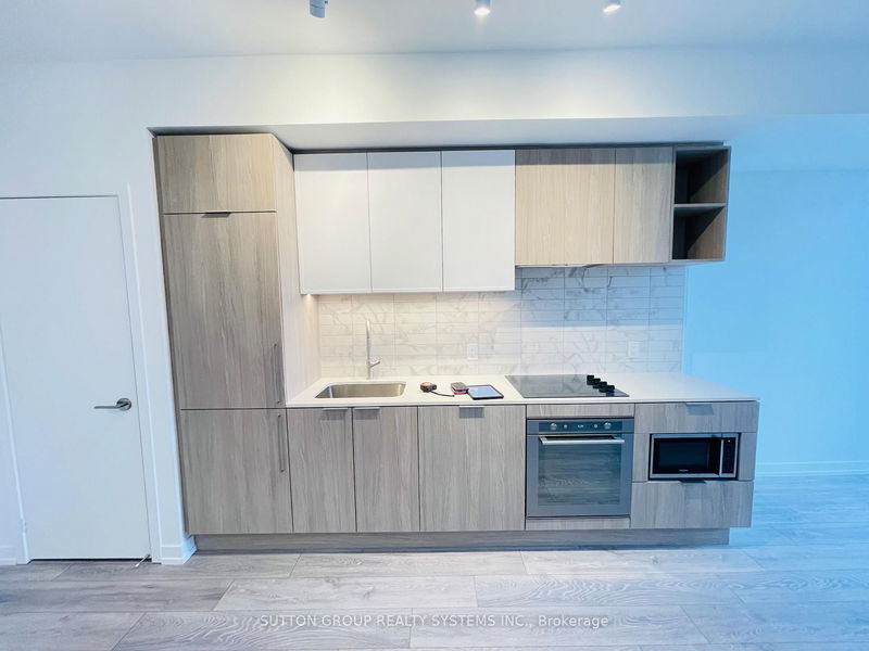 home for lease on 1819-2020 Bathurst Street