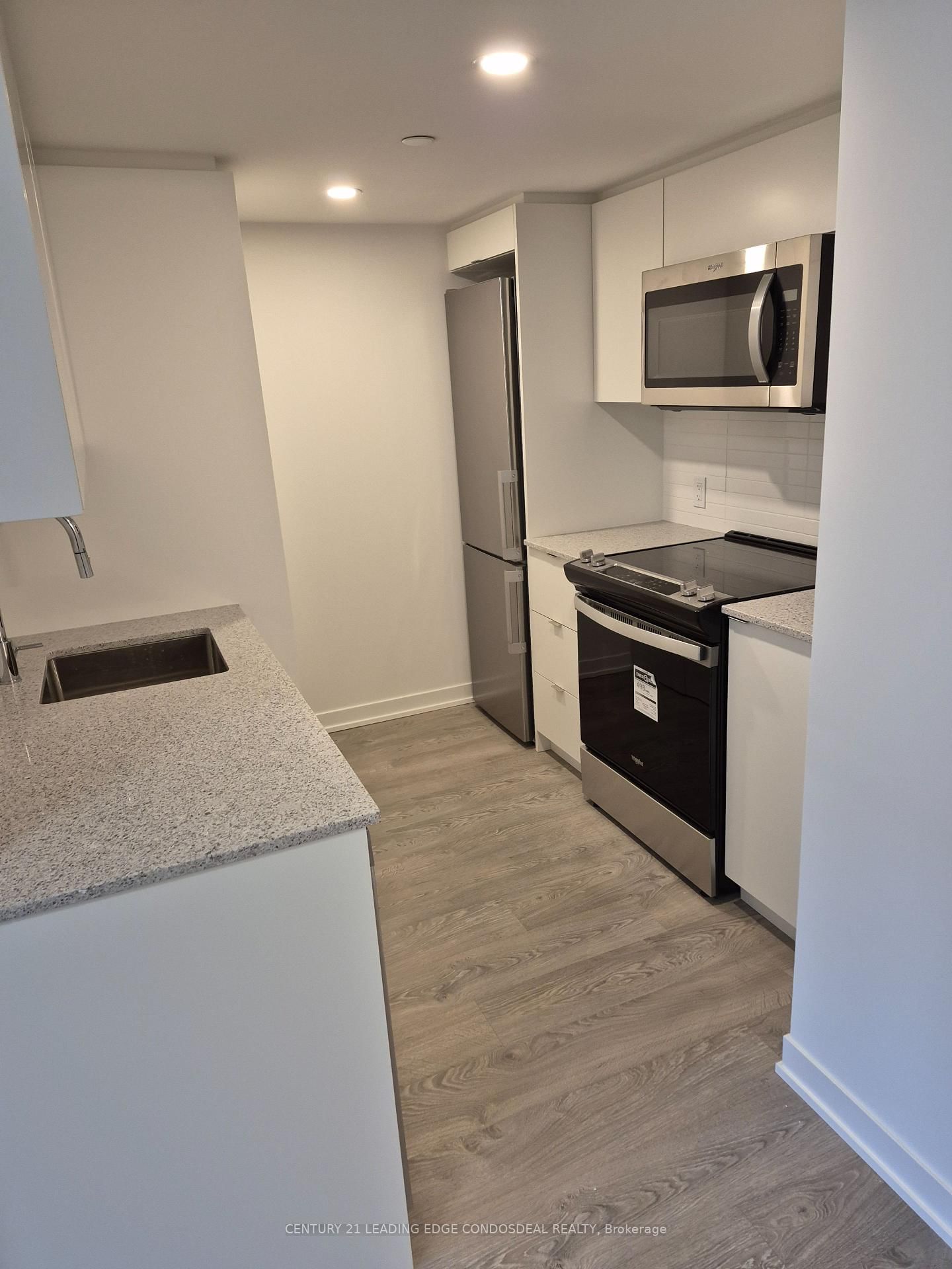 Condo leased at 425-500 Wilson Avenue, Toronto, Clanton Park, M3H 5Y9 - MLS: C11940894