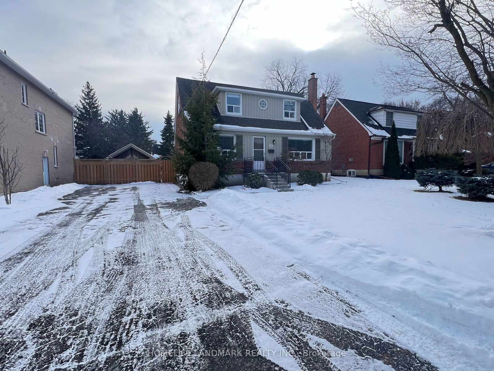 Detached House for lease at 11 Devondale Avenue, Toronto, Newtonbrook West, M2R 2C9 - MLS: C11941302