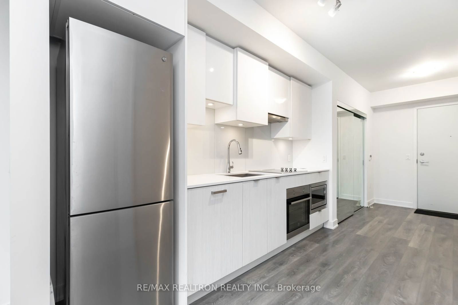 Condo for lease at 406-195 Redpath Avenue, Toronto, Mount Pleasant West, M4P 0E4 - MLS: C11941362