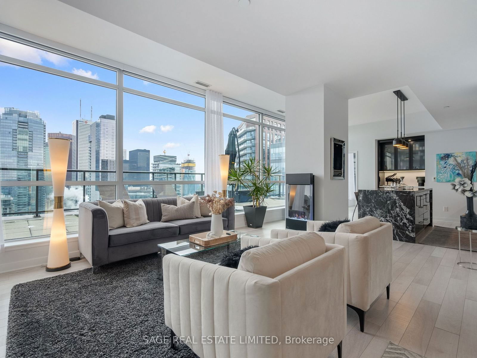 Condo for sale at 4104-290 Adelaide Street, Toronto, Waterfront Communities C1, M5V 0P3 - MLS: C11942230