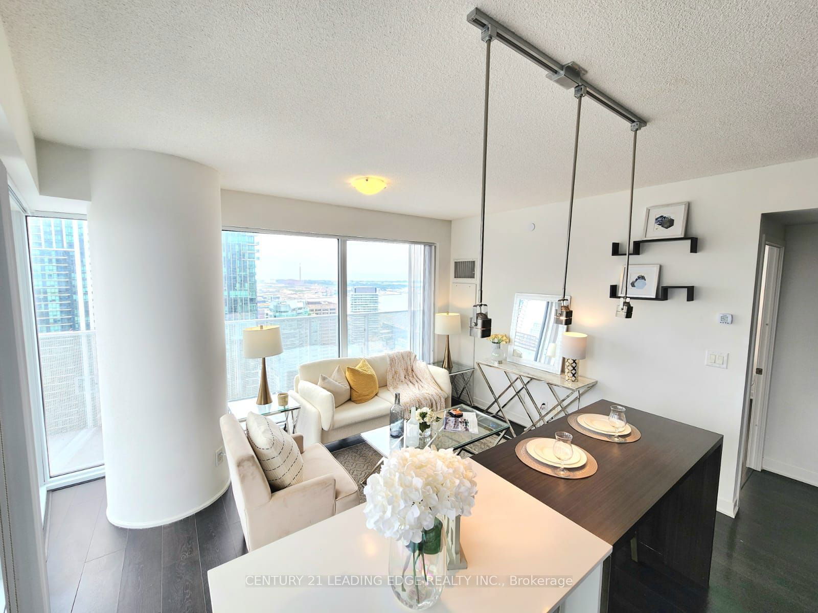 Condo for sale at 4504-88 Harbour Street, Toronto, Waterfront Communities C1, M5J 1B7 - MLS: C11942235