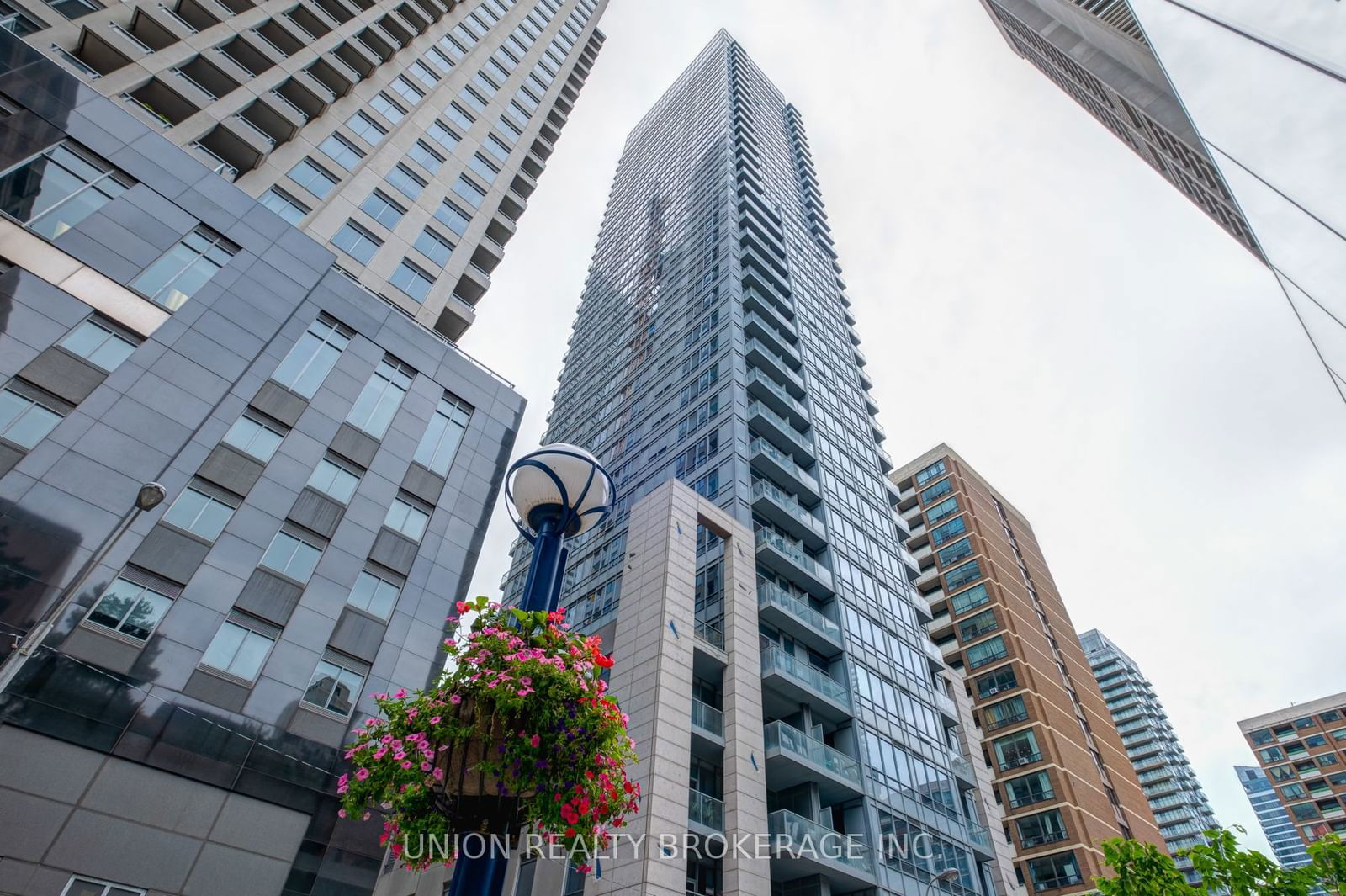 Condo for sale at 1403-21 Balmuto Street, Toronto, Bay Street Corridor, M1E 4S4 - MLS: C11942700