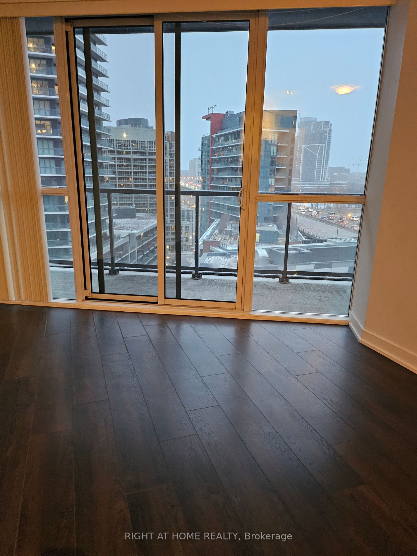 Condo leased at 1215-20 Bruyeres Mews, Toronto, Waterfront Communities C1, M5V 0G8 - MLS: C11942729