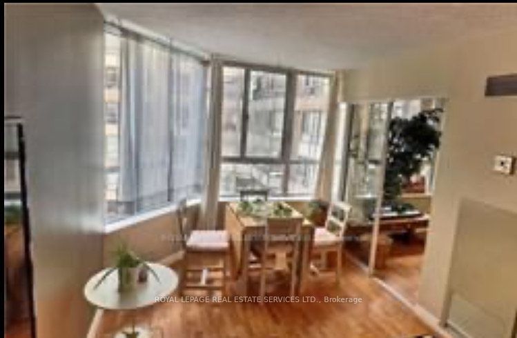 Condo for sale at 1002-717 Bay Street, Toronto, Bay Street Corridor, M5G 2J9 - MLS: C11942766