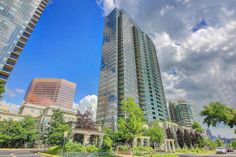 home for sale on 2504-15 Greenview Avenue