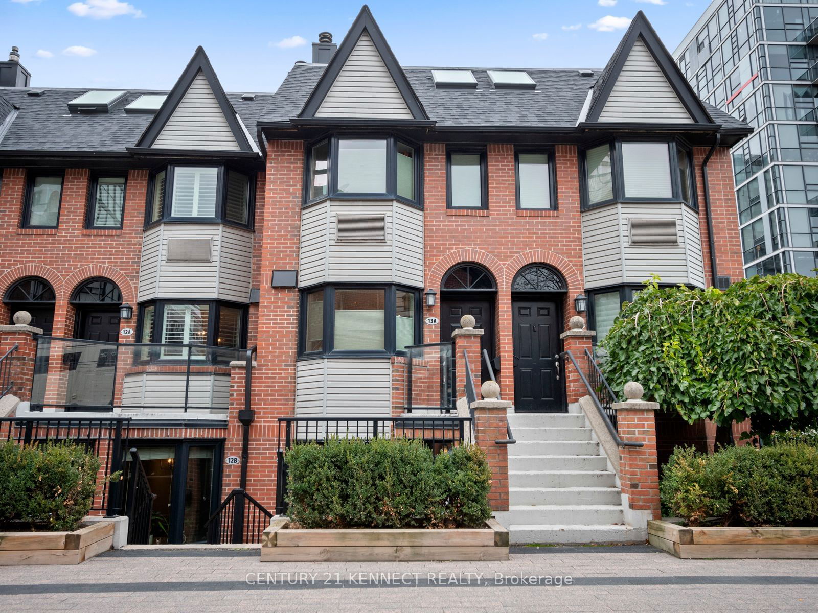 Townhouse for sale at 13A-570 Wellington Street, Toronto, Waterfront Communities C1, M5V 2X5 - MLS: C11942935