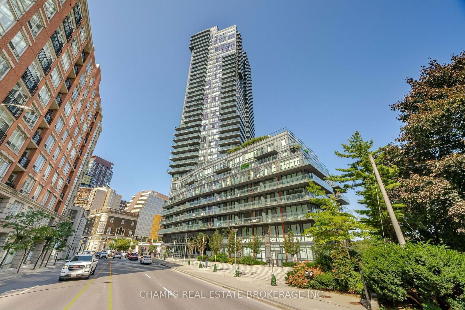 Condo for lease at 105-825 Church Street, Toronto, Rosedale-Moore Park, M4W 3Z4 - MLS: C11943079