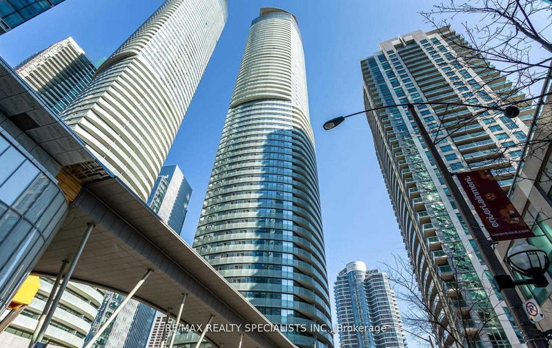 home for lease on 3210-12 York Street