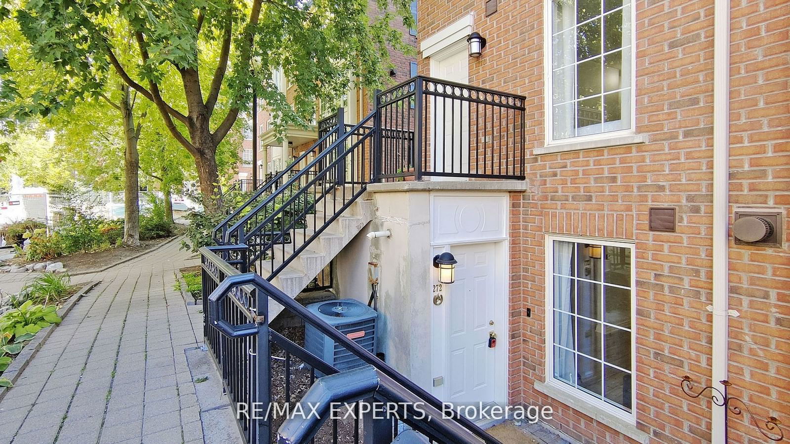 Townhouse for lease at 272-3 Everson Drive, Toronto, Willowdale East, M2N 7C2 - MLS: C11944065