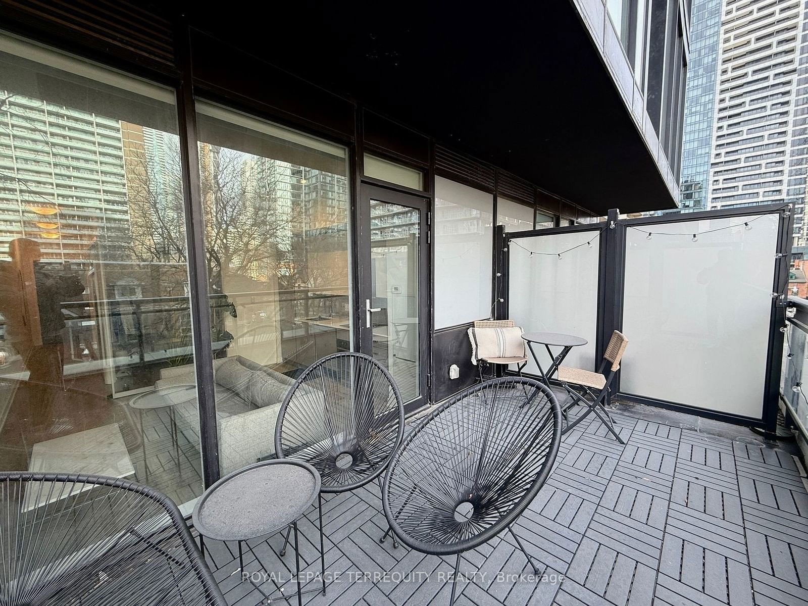 Condo for lease at 303-17 Dundonald Street, Toronto, Church-Yonge Corridor, M4Y 0E4 - MLS: C11944085