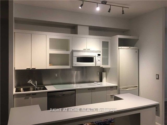 Condo for sale at 1601-111 Elizabeth Street, Toronto, Bay Street Corridor, M5G 1P7 - MLS: C11944216