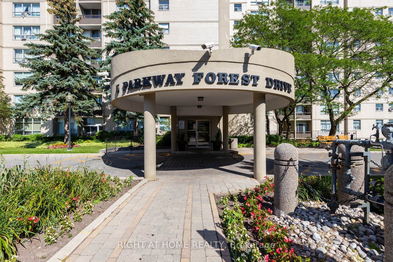 Condo for sale at 801-5 Parkway Forest Drive, Toronto, Henry Farm, M2J 1L2 - MLS: C11944218