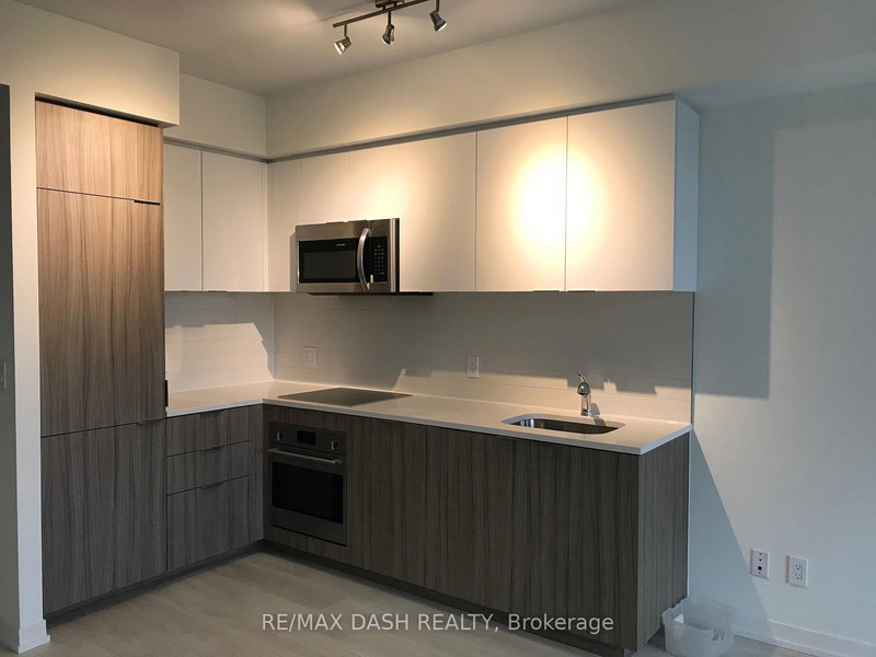 608 - 223 St Clair Ave W, Toronto, M4V 1R3 | Image 2