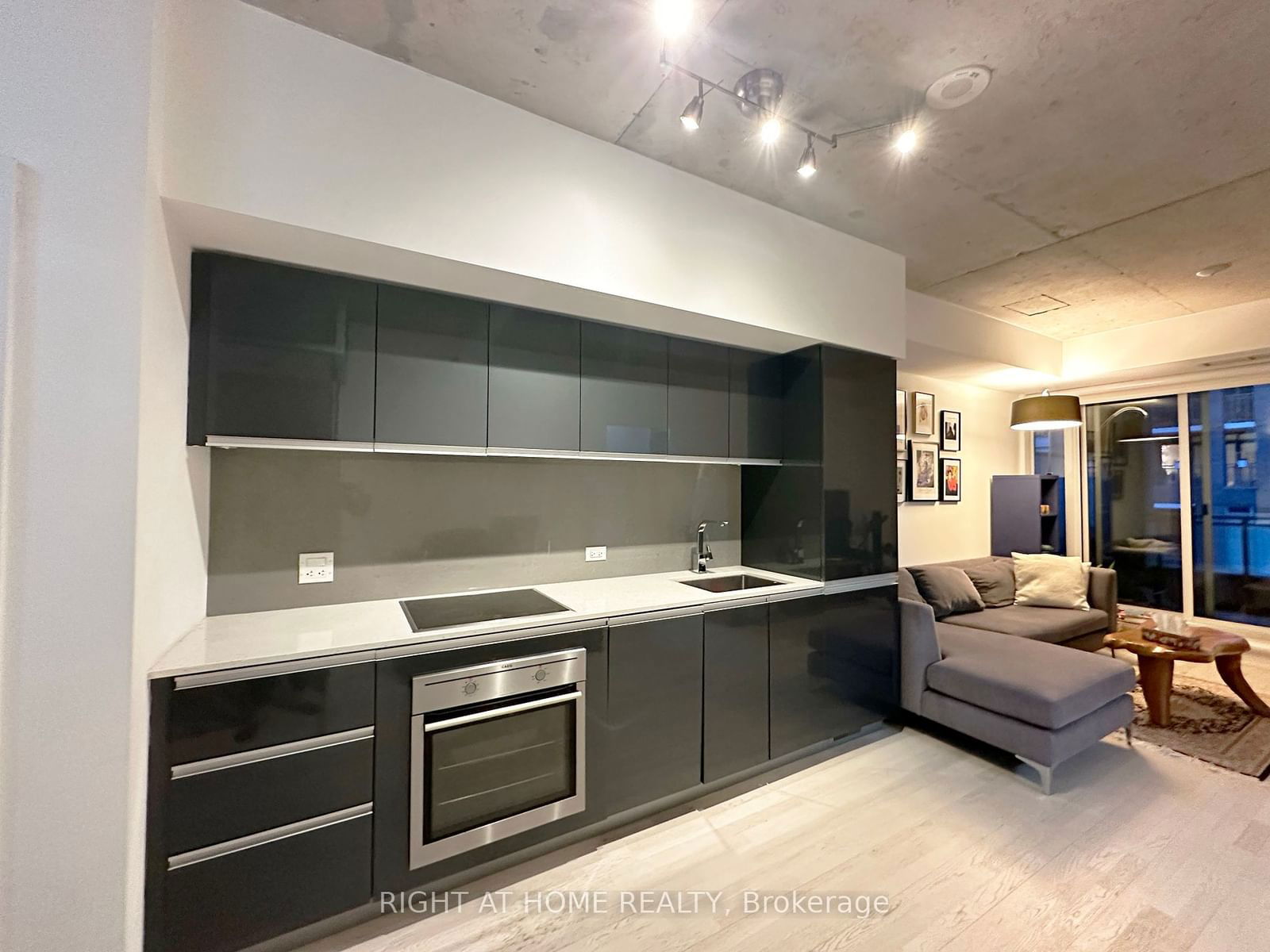 Condo for lease at 519-20 Gladstone Avenue, Toronto, Little Portugal, M6J 0E9 - MLS: C11944423