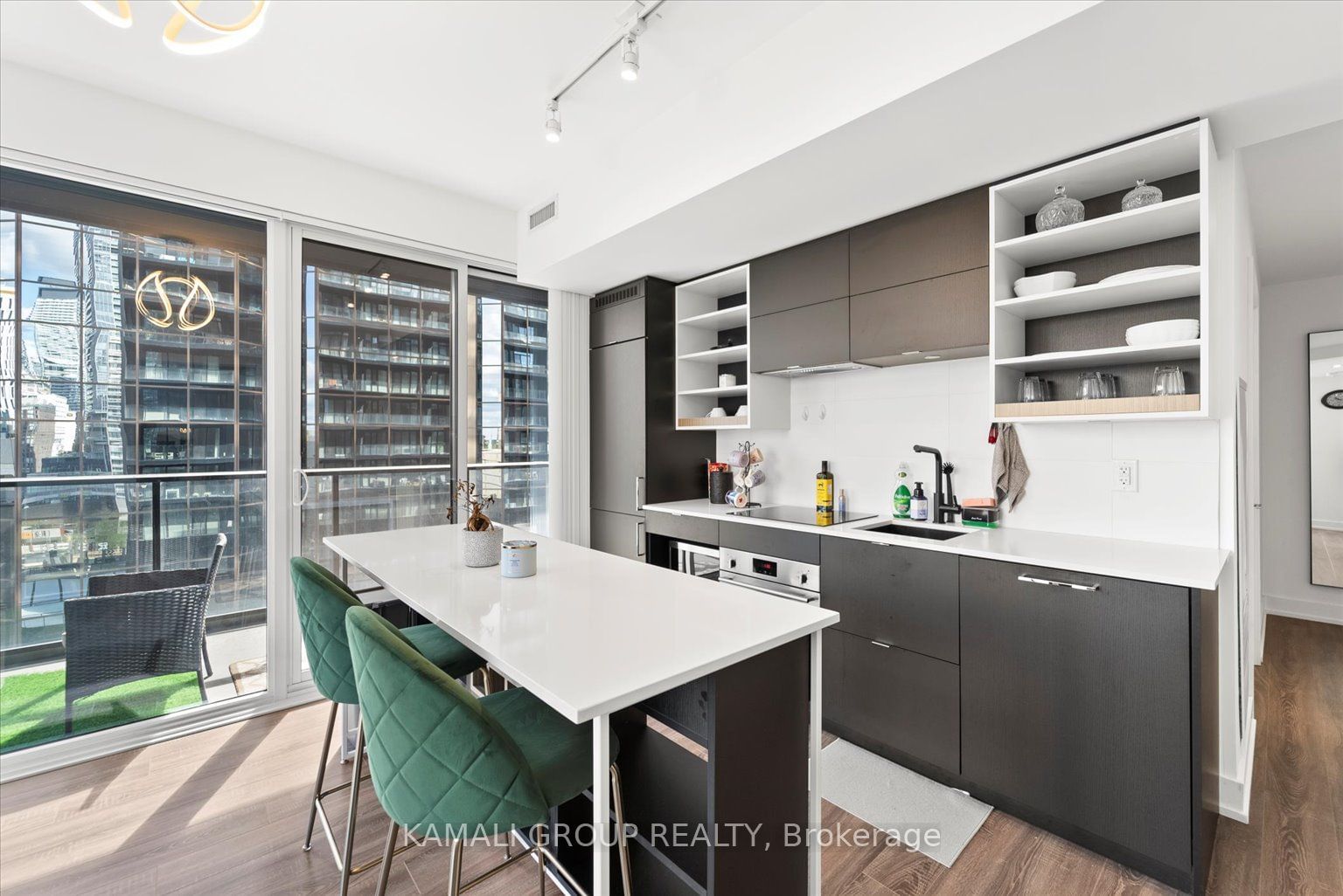 Condo for sale at 904-20 Edward Street, Toronto, Bay Street Corridor, M5G 0C5 - MLS: C11944615